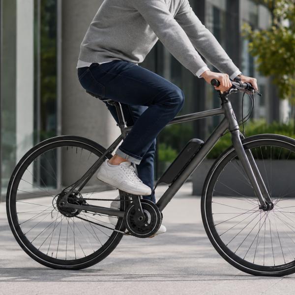 Vederlicht ombouwsysteem maakt je fiets elektrisch met slechts 1,7 kg