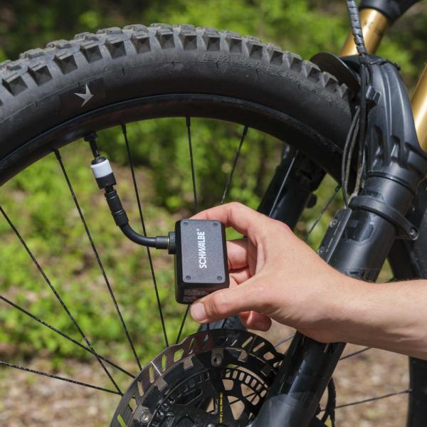 Schwalbe E-Micro Pump: kleine elektrische pomp voor onderweg